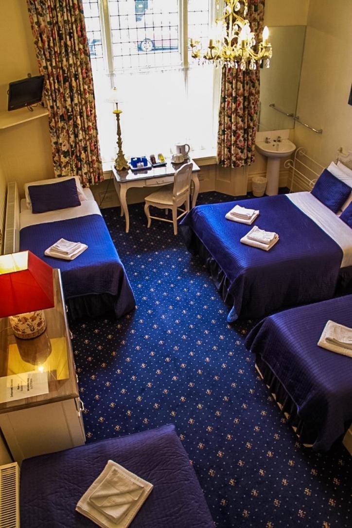 Family Room with Private Bathroom,1198372501:JPEG