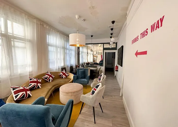 Pink Door Guesthouse Londra